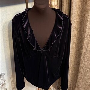 Vintage Amy AKS plush purple velvet ruffle long sleeve cardigan. Size XL.